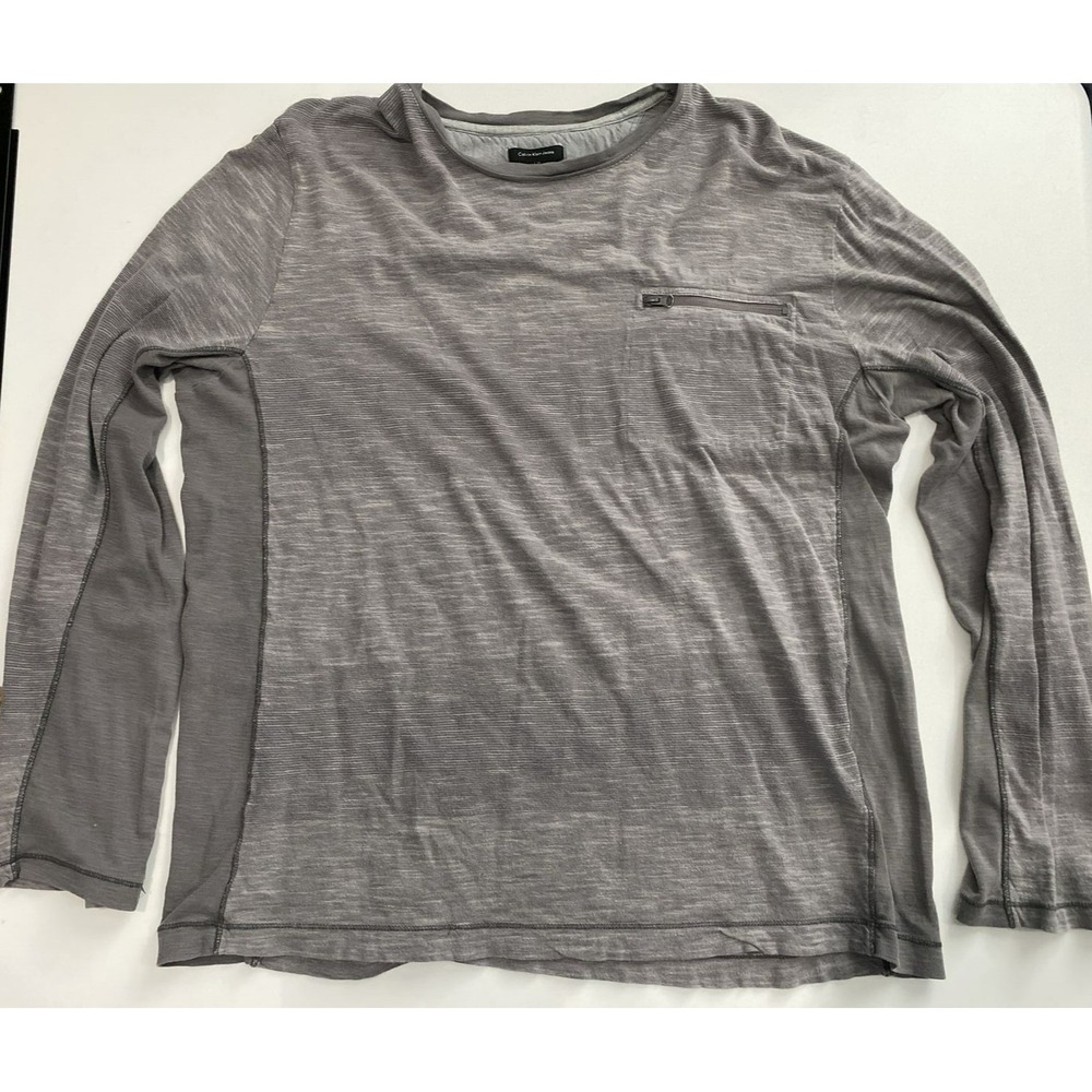 Calvin Klein Jeans Gray Long Sleeve T-Shirt With A Zipper Pocket - Size Large